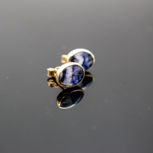 Oval 9ct gold Stud