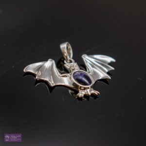 DHSE531 Bat Pendant