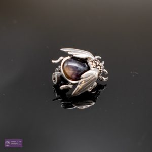MB181 Bee Brooch