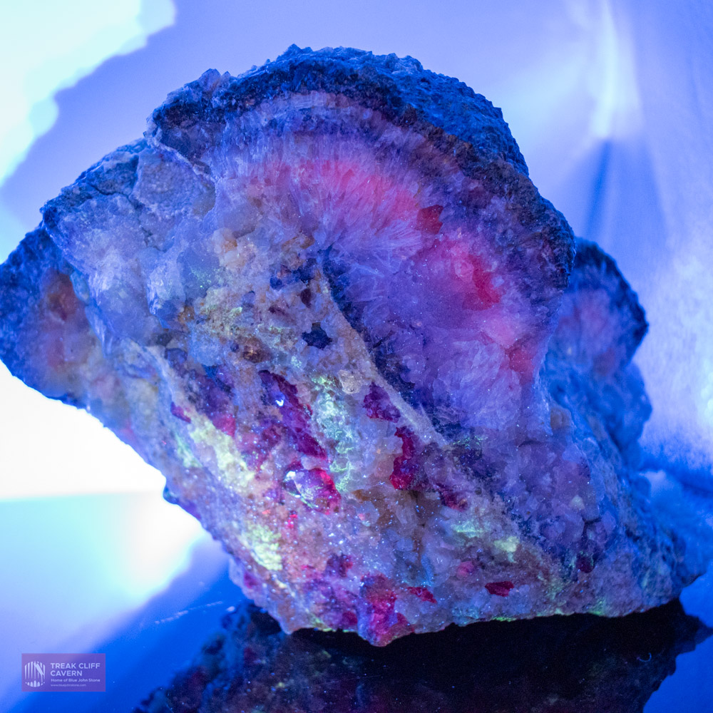 X Large specimen - Millers Vein 2021 UV reactive - Image 14