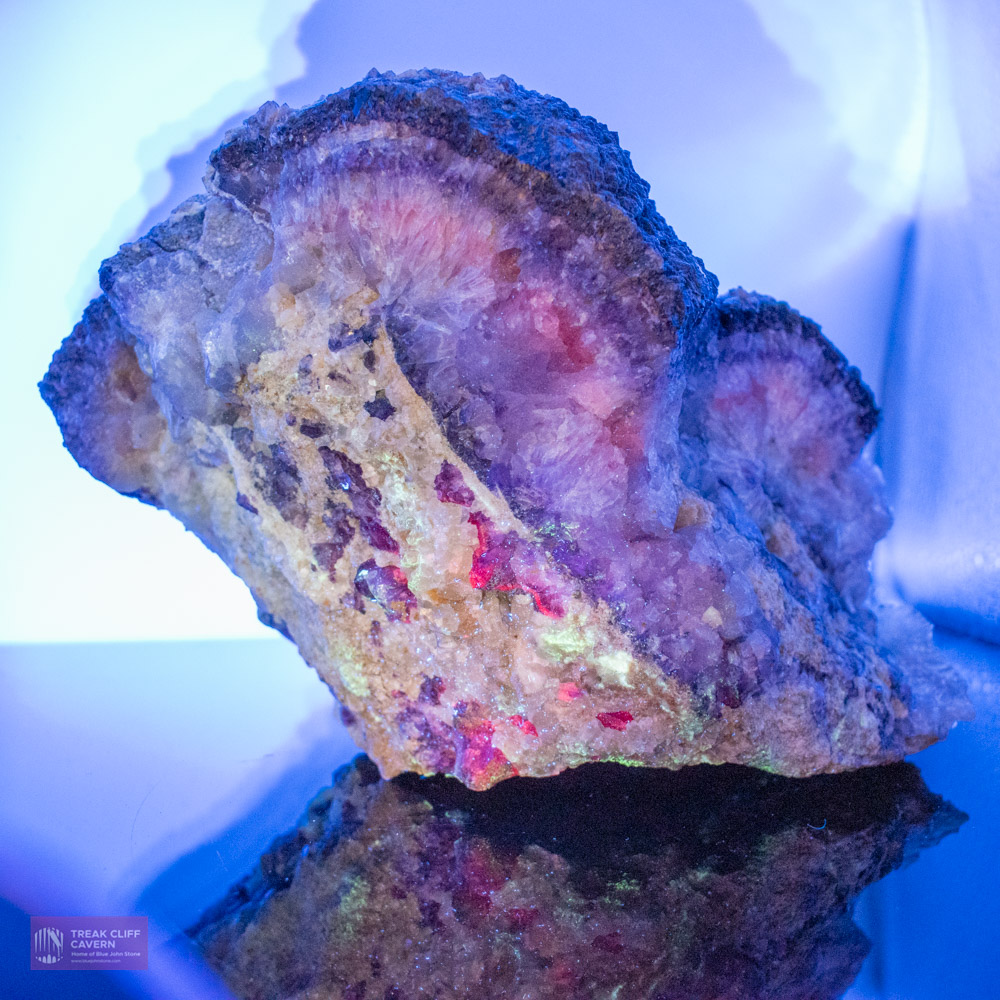 X Large specimen - Millers Vein 2021 UV reactive - Image 15